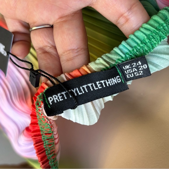 NWT PrettyLittleThing Multi Printed Plisse Strappy Maxi Dress - Picture 9 of 10